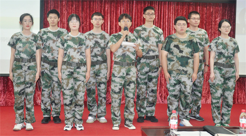 1、自我介绍_副本1.jpg